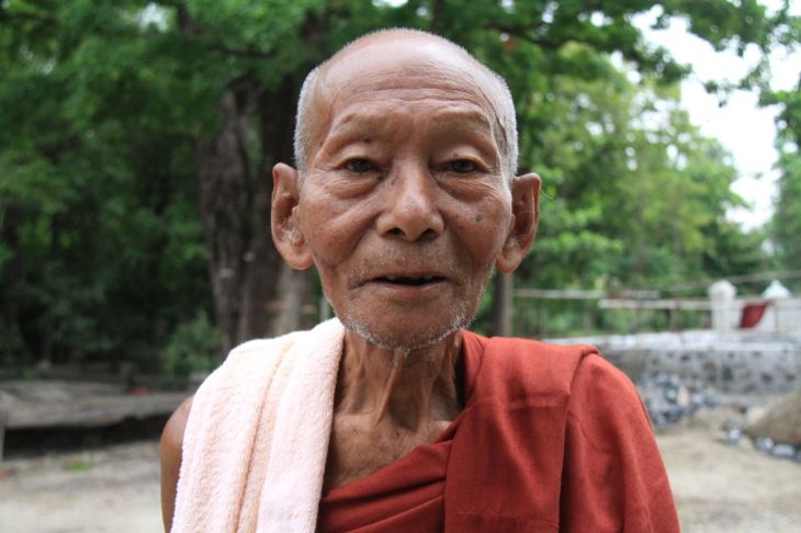 Монах долгожитель. Старый монах долгожитель.